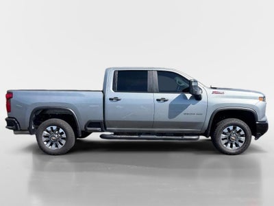 2025 Chevrolet Silverado Custom