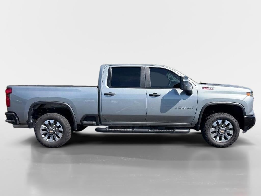 2025 Chevrolet Silverado Custom