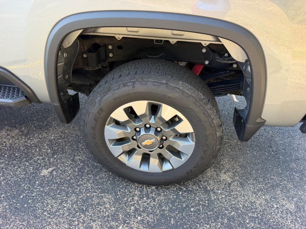 2025 Chevrolet Silverado Custom
