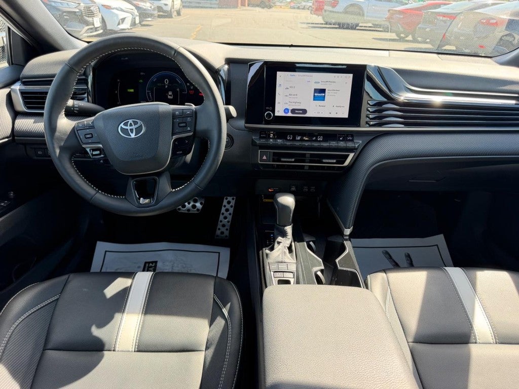 2025 Toyota Camry Hybrid SE