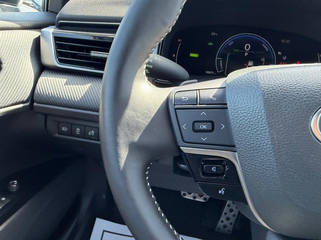 2025 Toyota Camry Hybrid SE