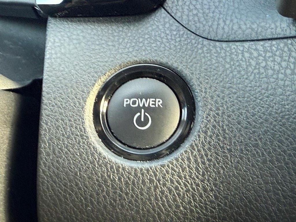 2025 Toyota Camry Hybrid LE