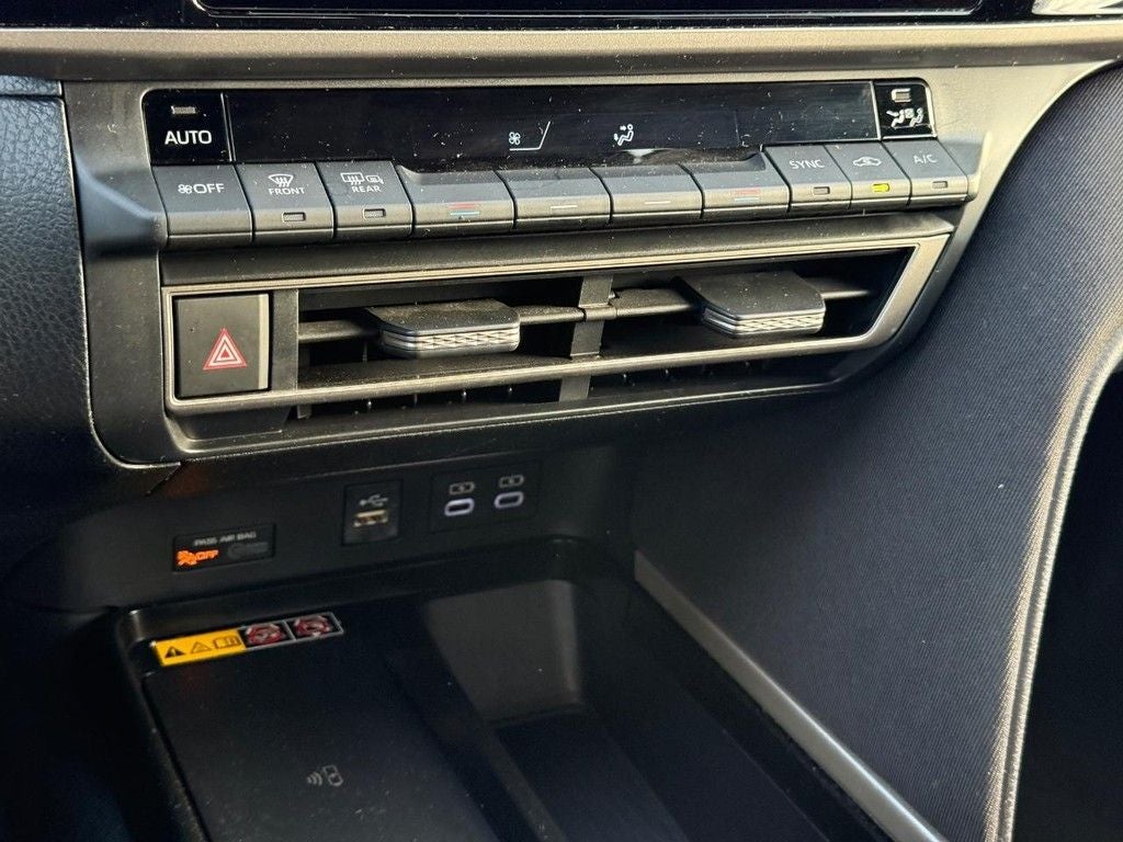 2025 Toyota Camry Hybrid LE