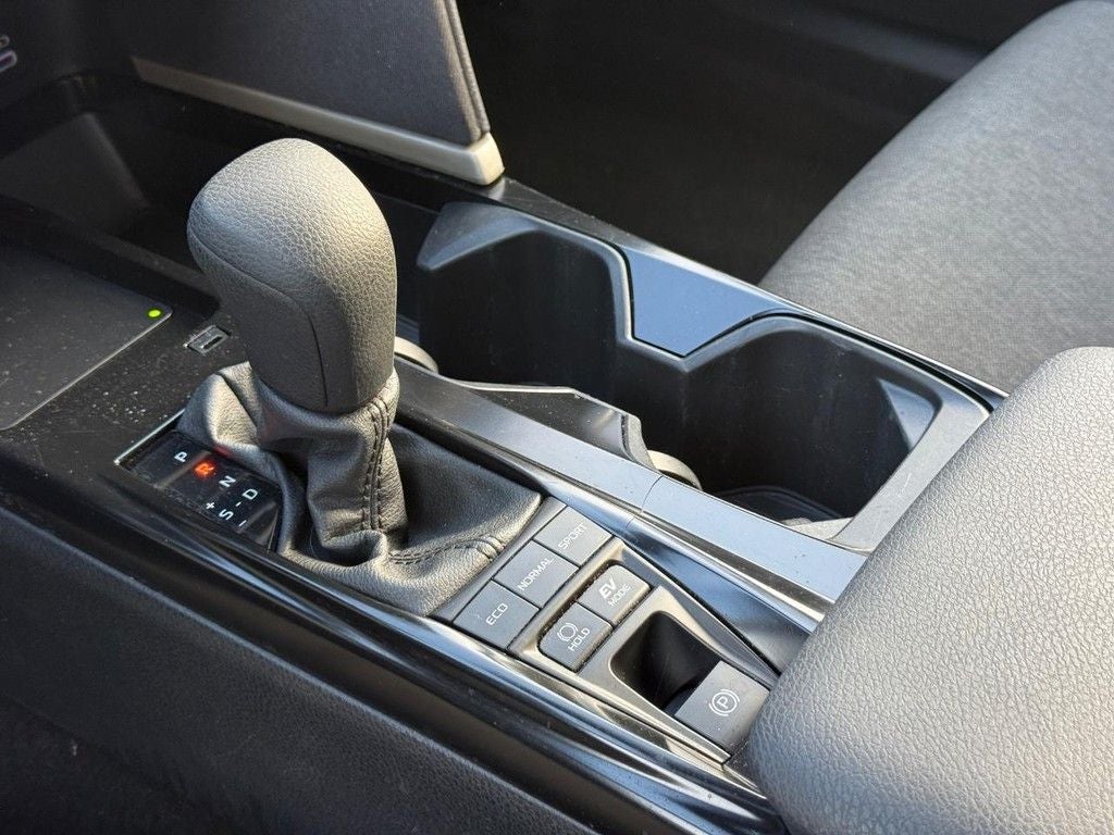 2025 Toyota Camry Hybrid LE