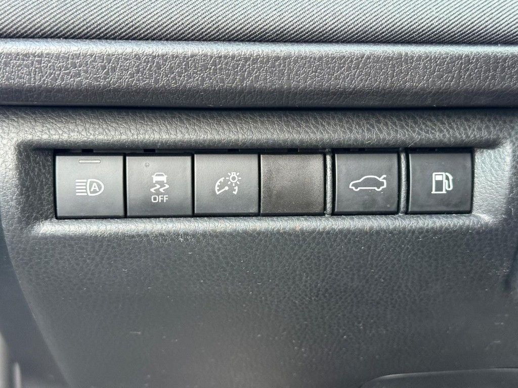 2025 Toyota Camry Hybrid LE