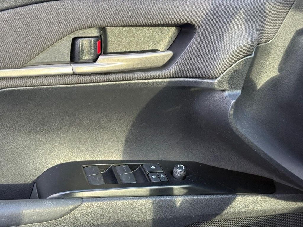 2025 Toyota Camry Hybrid LE