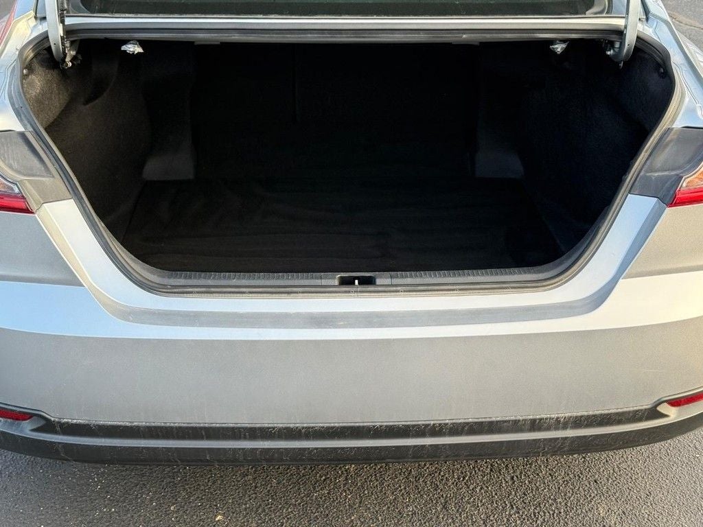 2025 Toyota Camry Hybrid LE