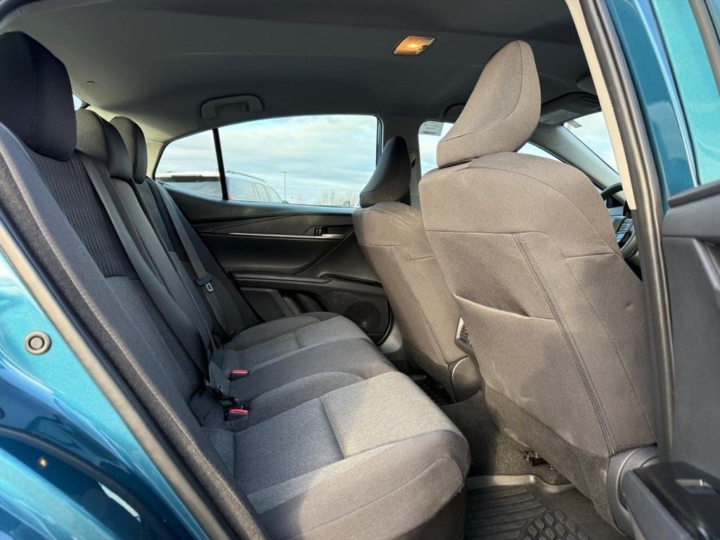 2025 Toyota Camry Hybrid LE