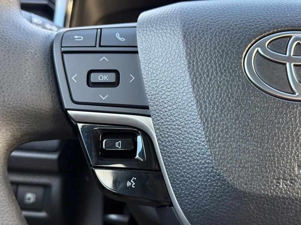 2025 Toyota Camry Hybrid LE