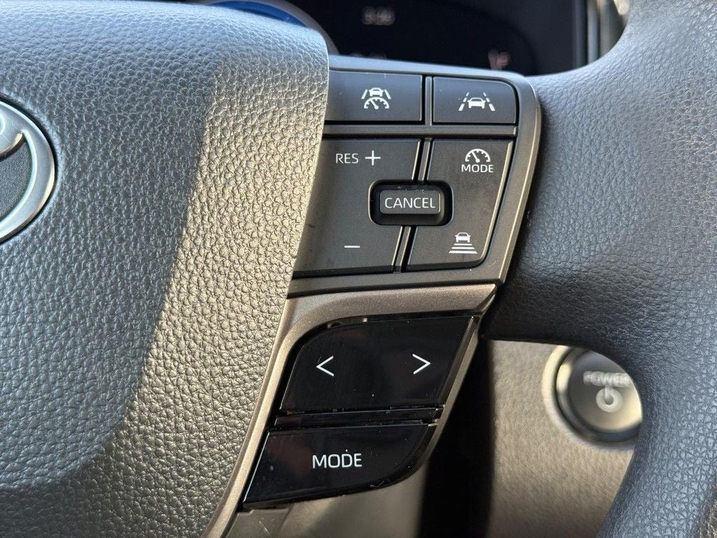 2025 Toyota Camry Hybrid LE