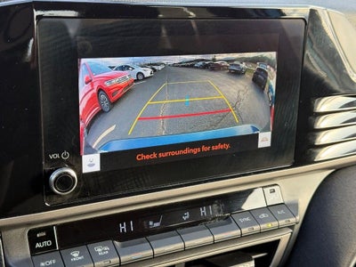 2025 Toyota Camry Hybrid LE