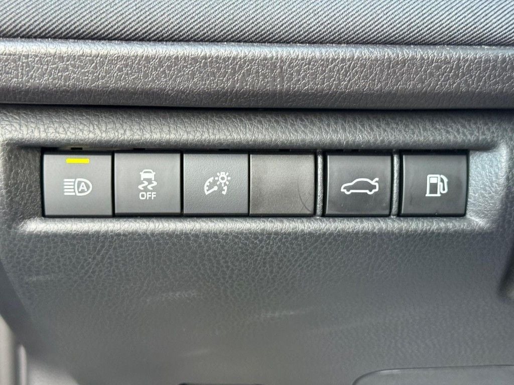 2025 Toyota Camry Hybrid LE