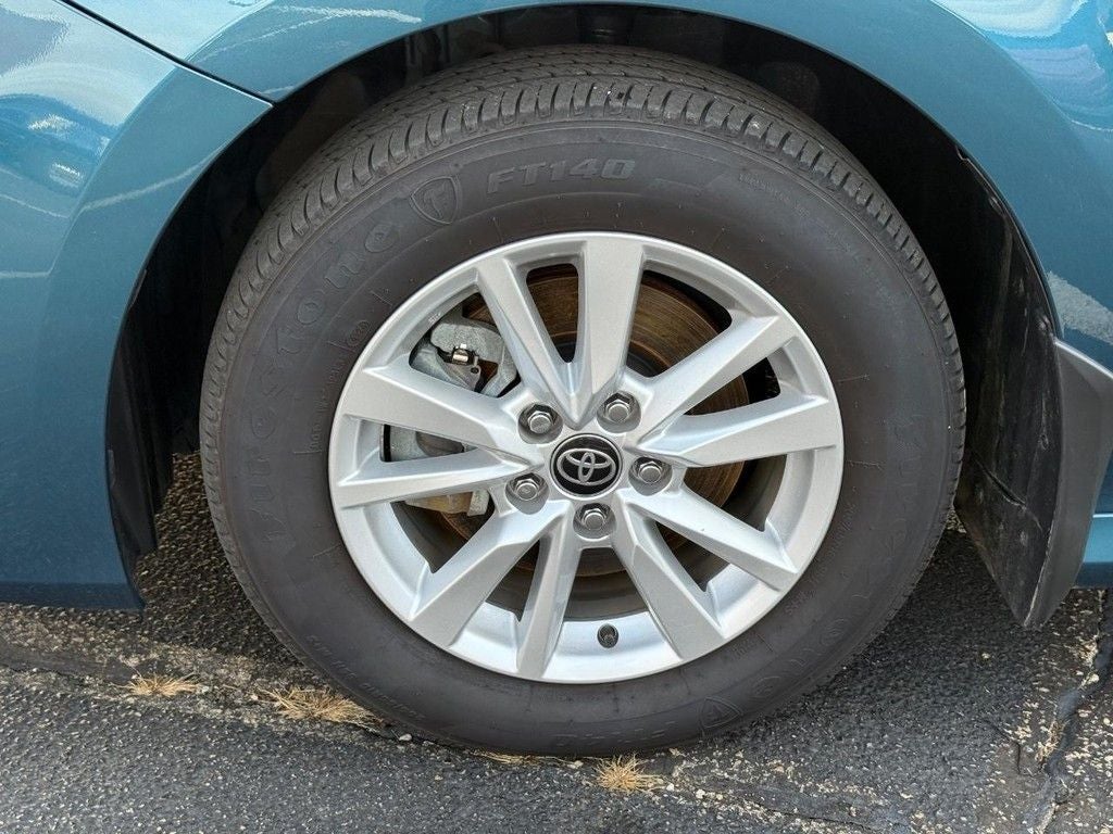 2025 Toyota Camry Hybrid LE