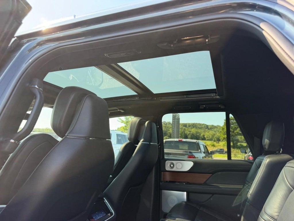 2022 Lincoln Navigator L Reserve