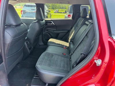 2024 Mitsubishi Outlander SE