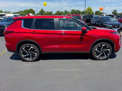 2024 Mitsubishi Outlander SE