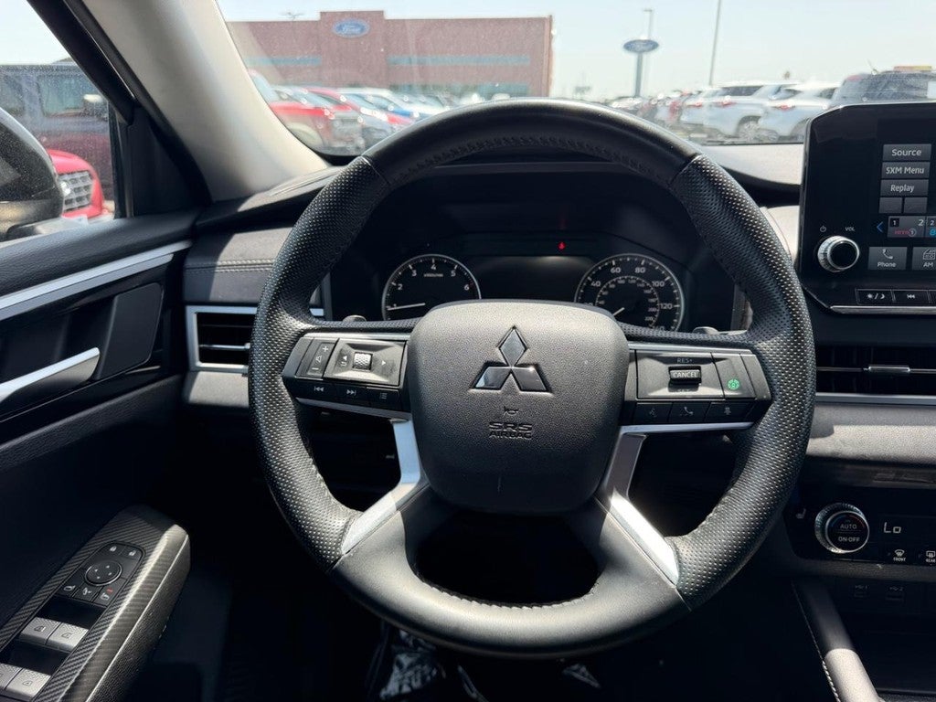 2024 Mitsubishi Outlander SE