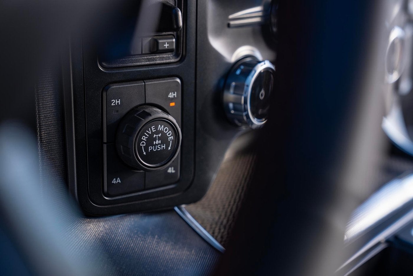 Ford F-150 drive mode knob with 2H, 4H, 4A and 4L settings, four wheel drive check in Farmington MO