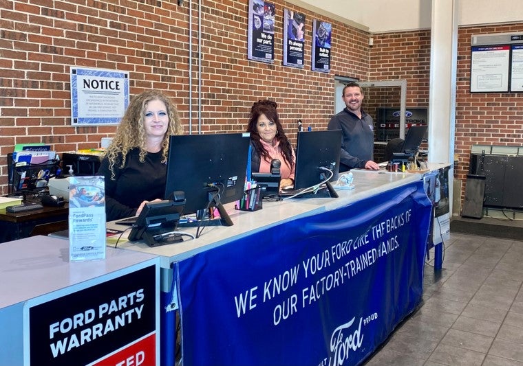 Sam Scism Service Desk with Service Advisors